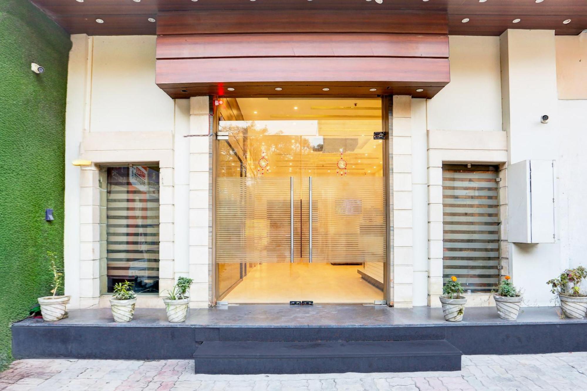 Hotel Super Collection O Amritsar Near Bus Stand Exterior foto